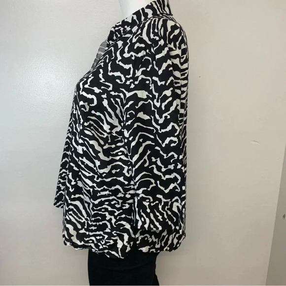 East 5th‎ Womans Blouse Top Size 3X  Linen Rayon Black White Zebra Print  Button - Picture 5 of 12